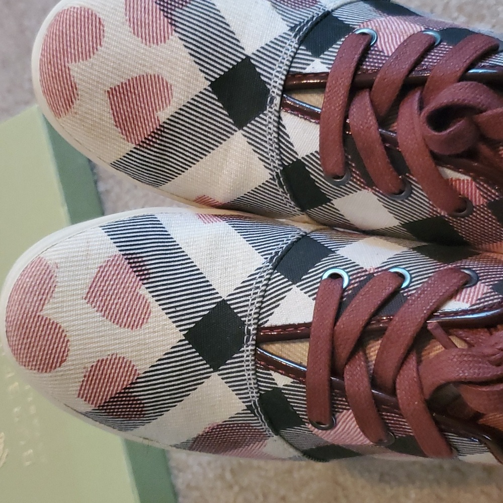 Burberry Heart Sneakers - Picture 4 of 8